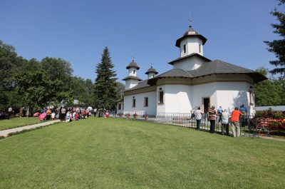 7. Manastirea Podul Bulgarului - foto Arhiepiscopia Buzaului si Vrancei