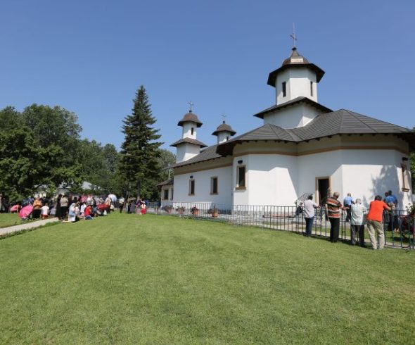 7. Manastirea Podul Bulgarului - foto Arhiepiscopia Buzaului si Vrancei